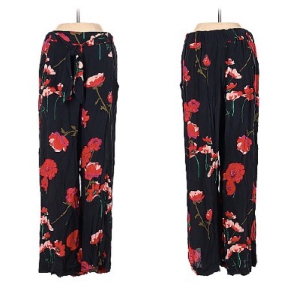 Aritzia Wilfred Faun wide leg cropped floral pants